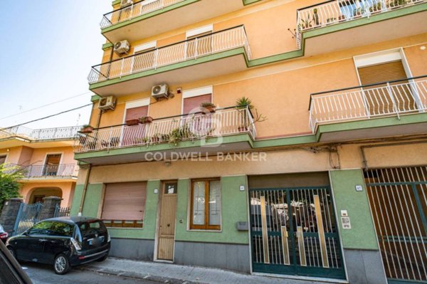 appartamento in vendita ad Aci Catena