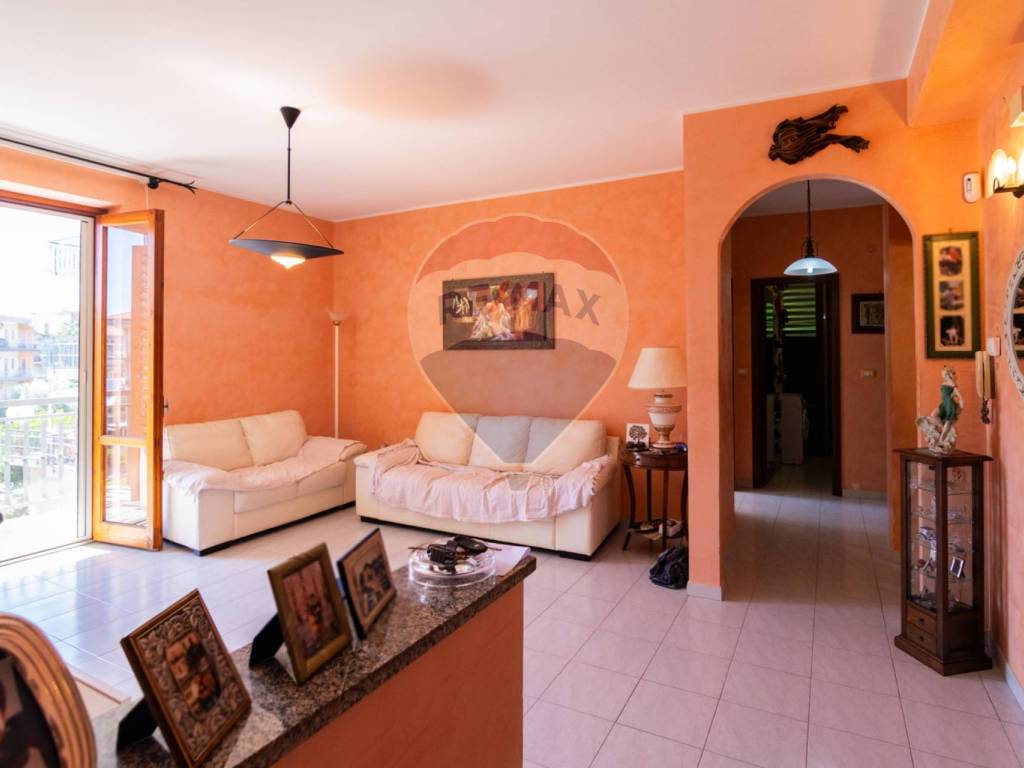 appartamento in vendita ad Aci Catena