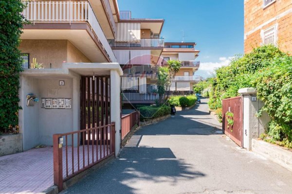 appartamento in vendita ad Aci Catena