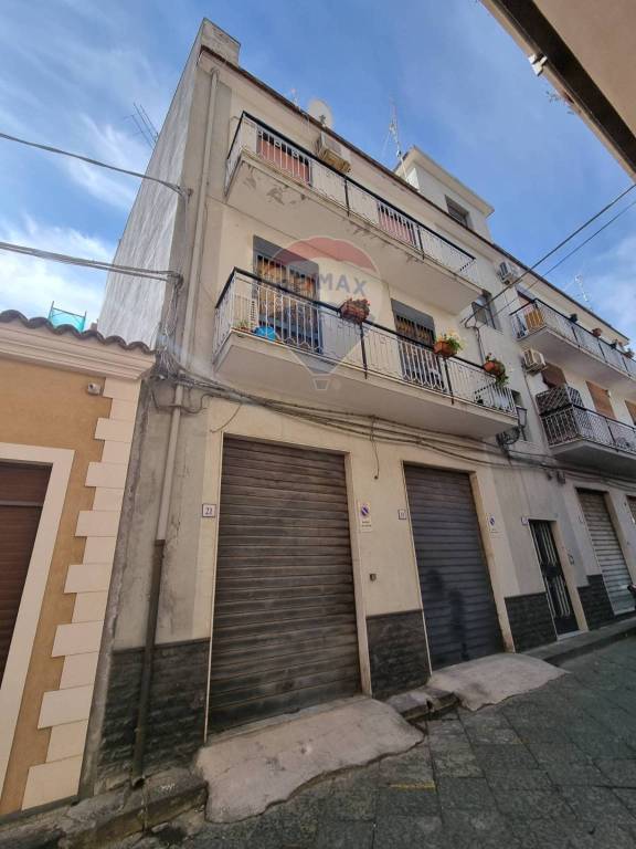 appartamento in vendita ad Aci Catena