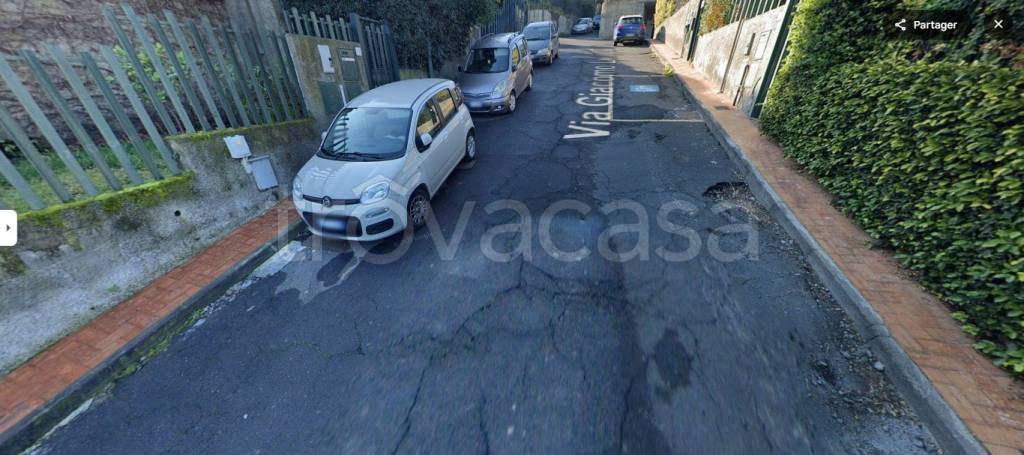 appartamento in vendita ad Aci Catena