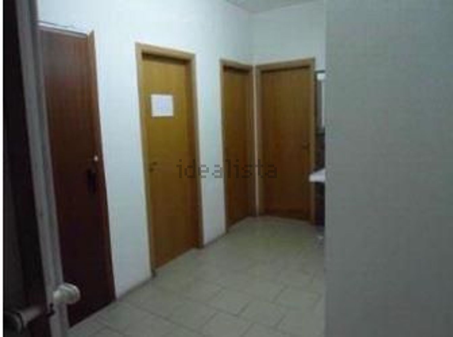 locale commerciale in vendita ad Aci Catena