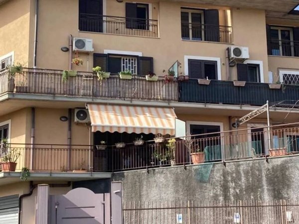 appartamento in vendita ad Aci Catena