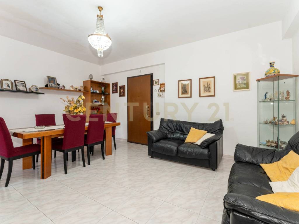 appartamento in vendita ad Aci Catena in zona San Nicolò