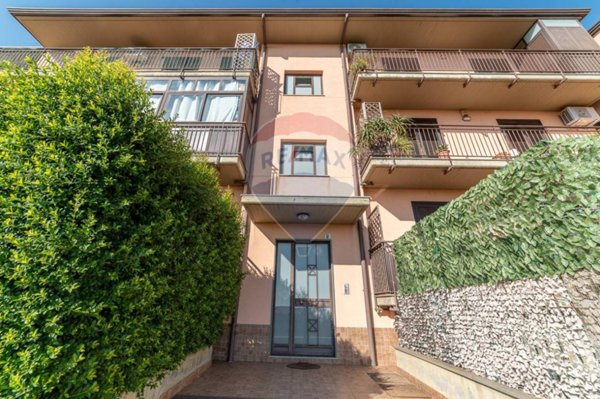 appartamento in vendita ad Aci Catena