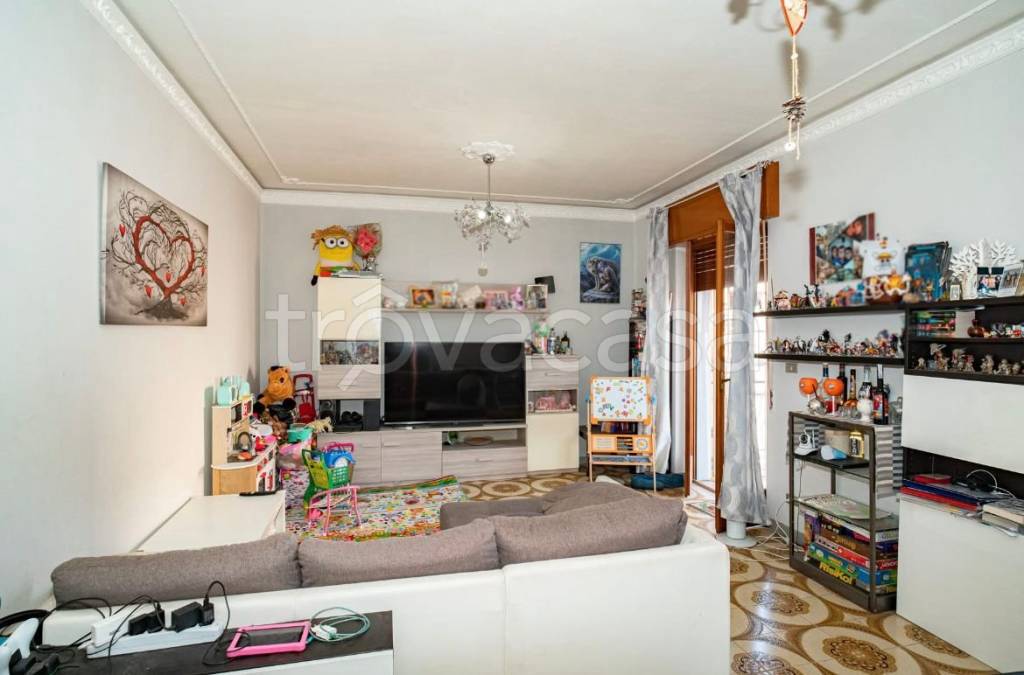 appartamento in vendita ad Aci Catena