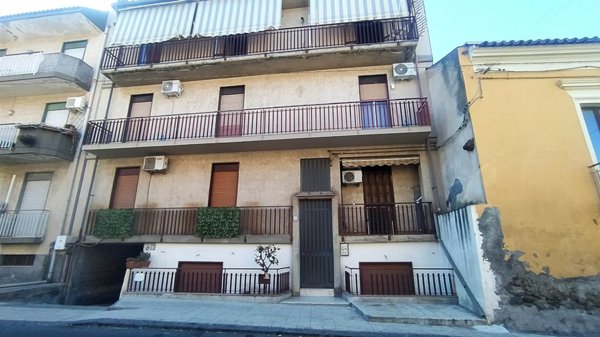 appartamento in vendita ad Aci Catena