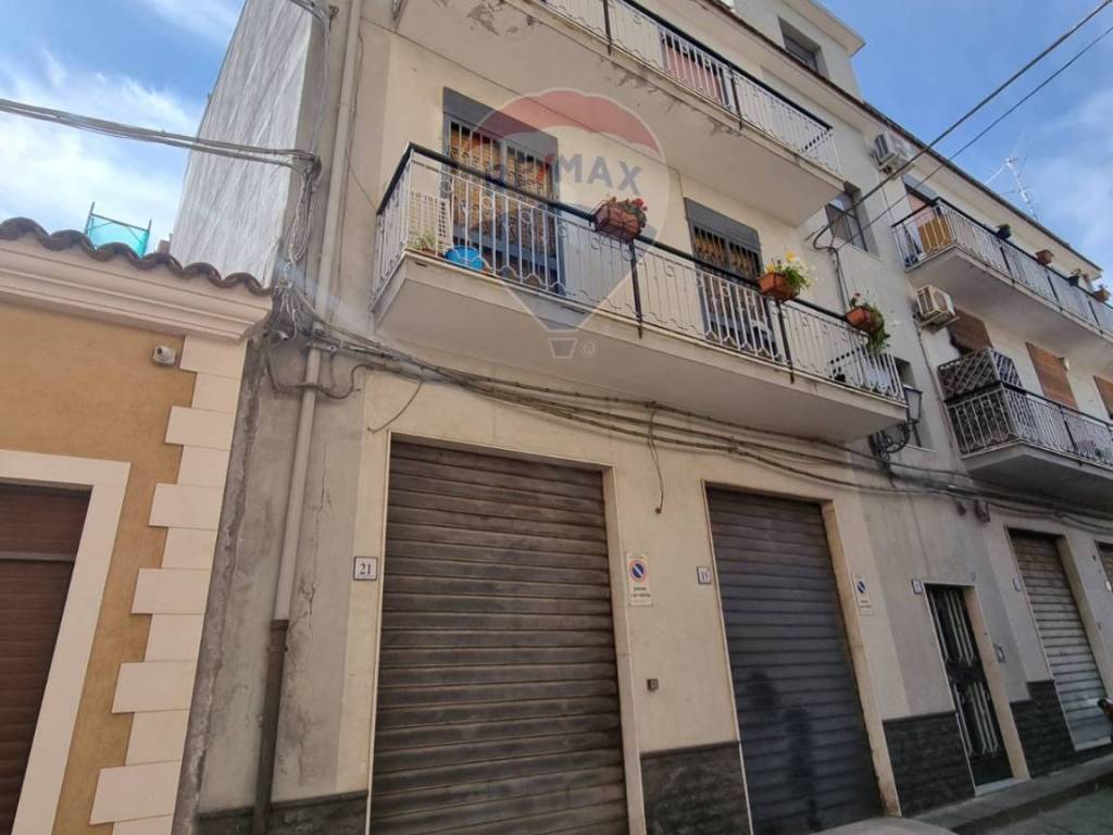 appartamento in vendita ad Aci Catena