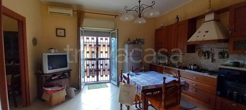 appartamento in vendita ad Aci Catena in zona Aci San Filippo