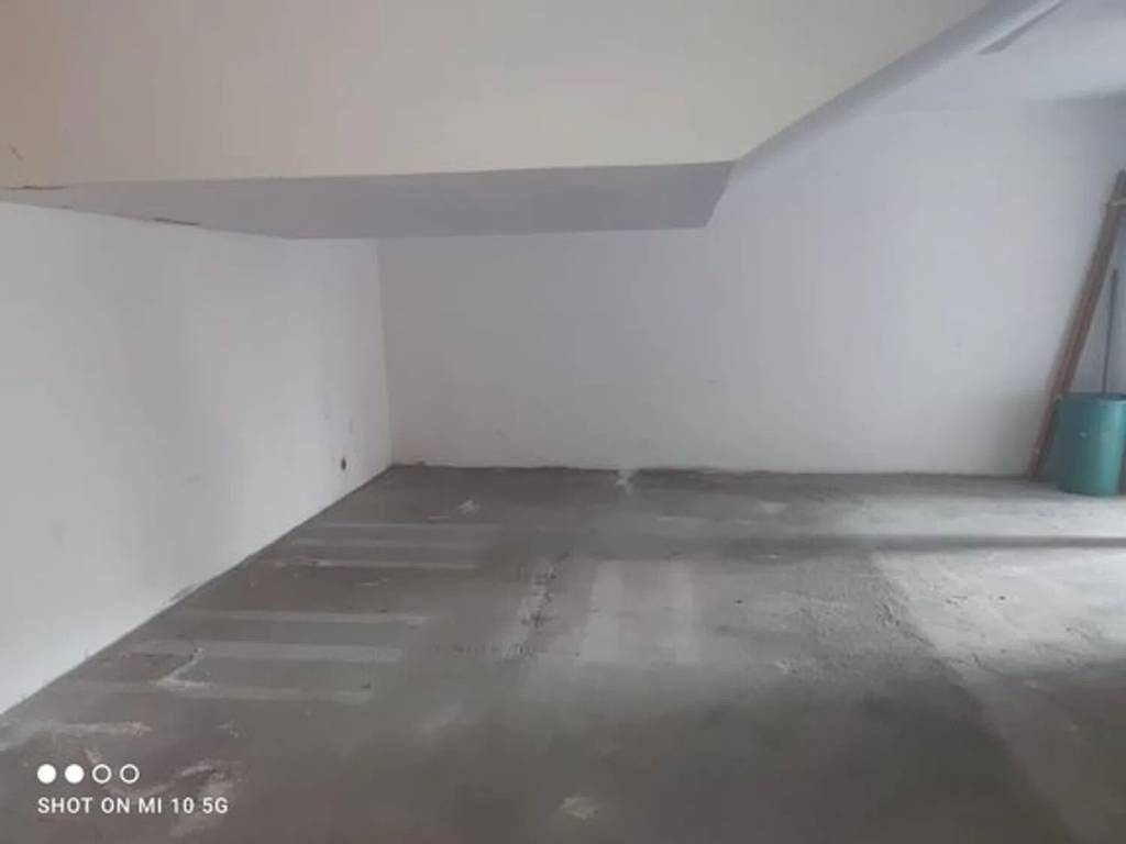 negozio in vendita ad Aci Catena in zona San Nicolò
