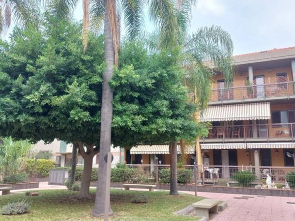 appartamento in vendita ad Aci Catena