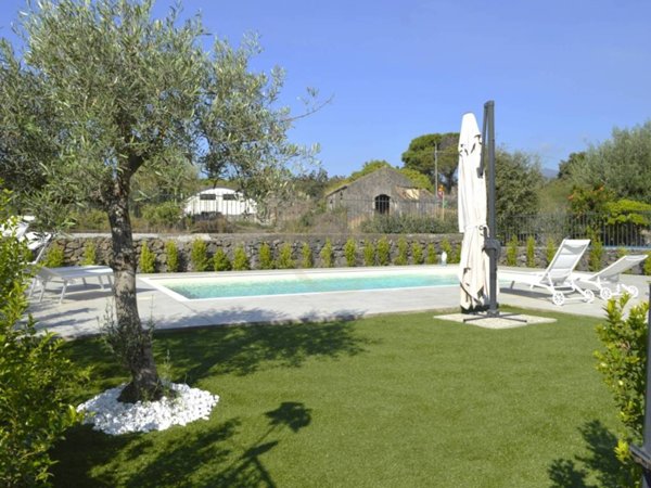 casa indipendente in vendita ad Aci Catena