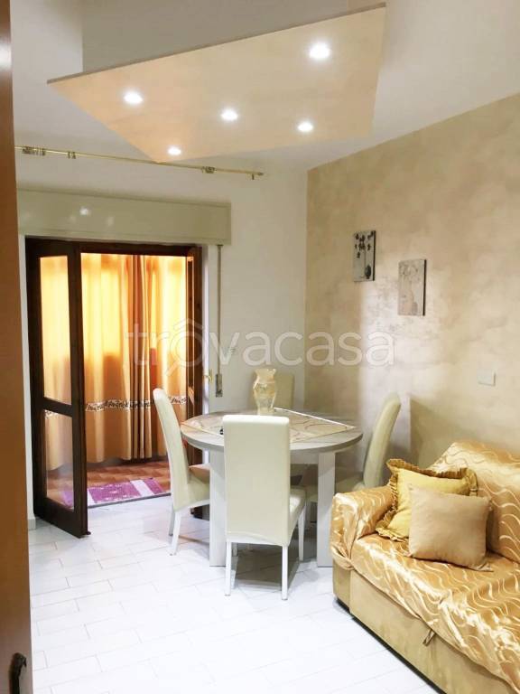 appartamento in vendita ad Aci Catena