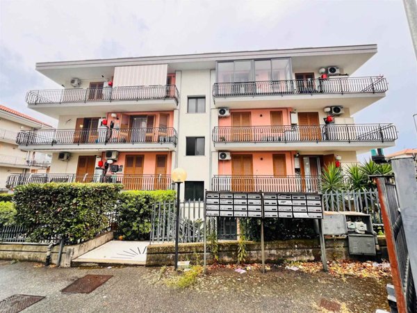 appartamento in vendita ad Aci Catena in zona San Nicolò