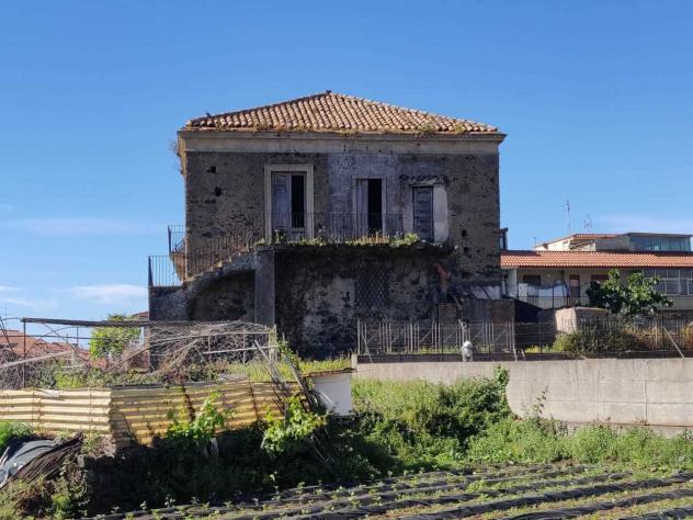 casa indipendente in vendita ad Aci Catena