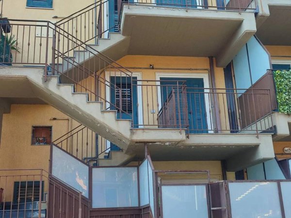 appartamento in vendita ad Aci Catena