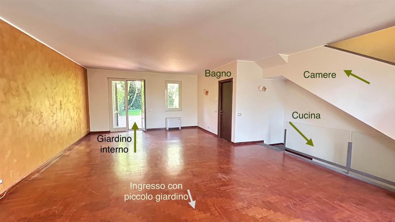 casa indipendente in vendita ad Aci Catena