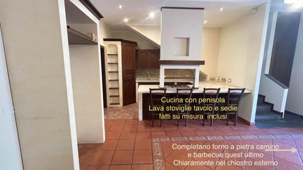 casa indipendente in vendita ad Aci Catena