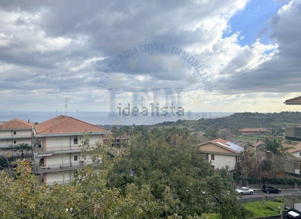 appartamento in vendita ad Aci Catena