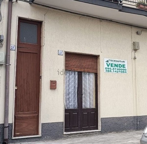 appartamento in vendita ad Aci Catena
