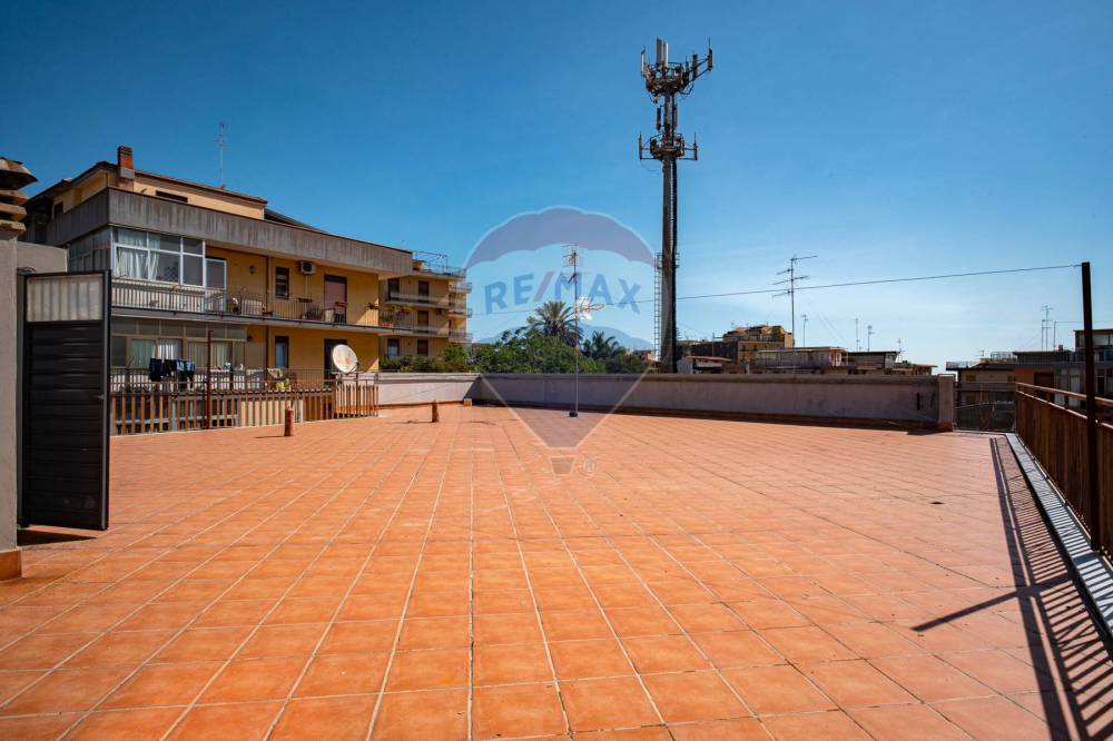 appartamento in vendita ad Aci Catena