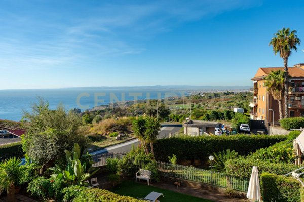 appartamento in vendita ad Aci Catena