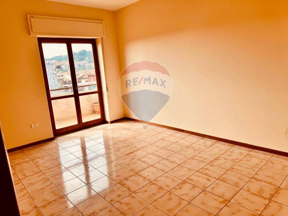 appartamento in vendita ad Aci Catena