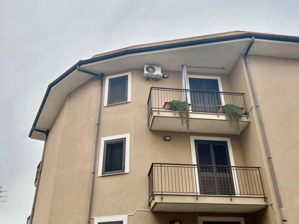 appartamento in vendita ad Aci Catena