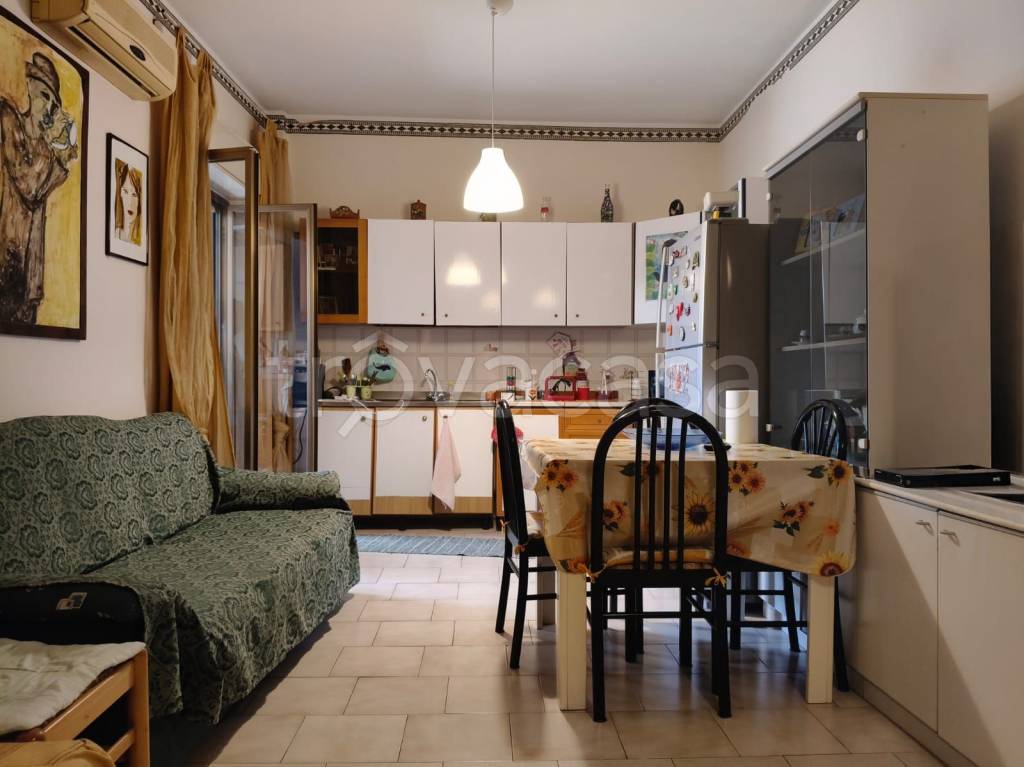 appartamento in vendita ad Aci Catena