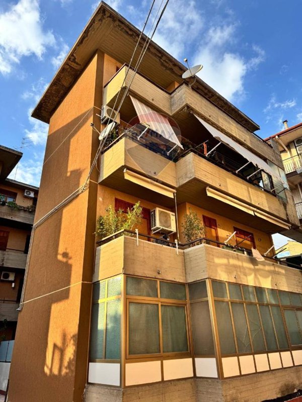 appartamento in vendita ad Aci Catena