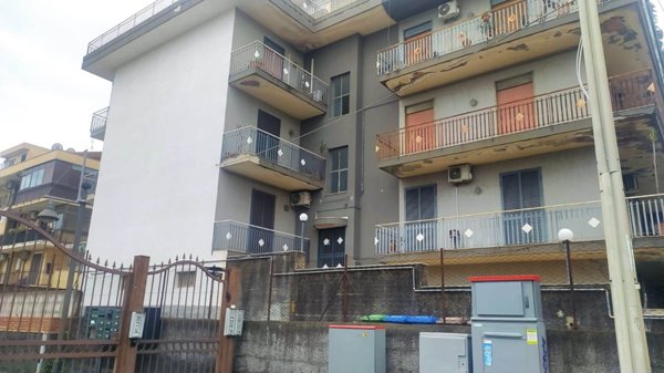 appartamento in vendita ad Aci Catena