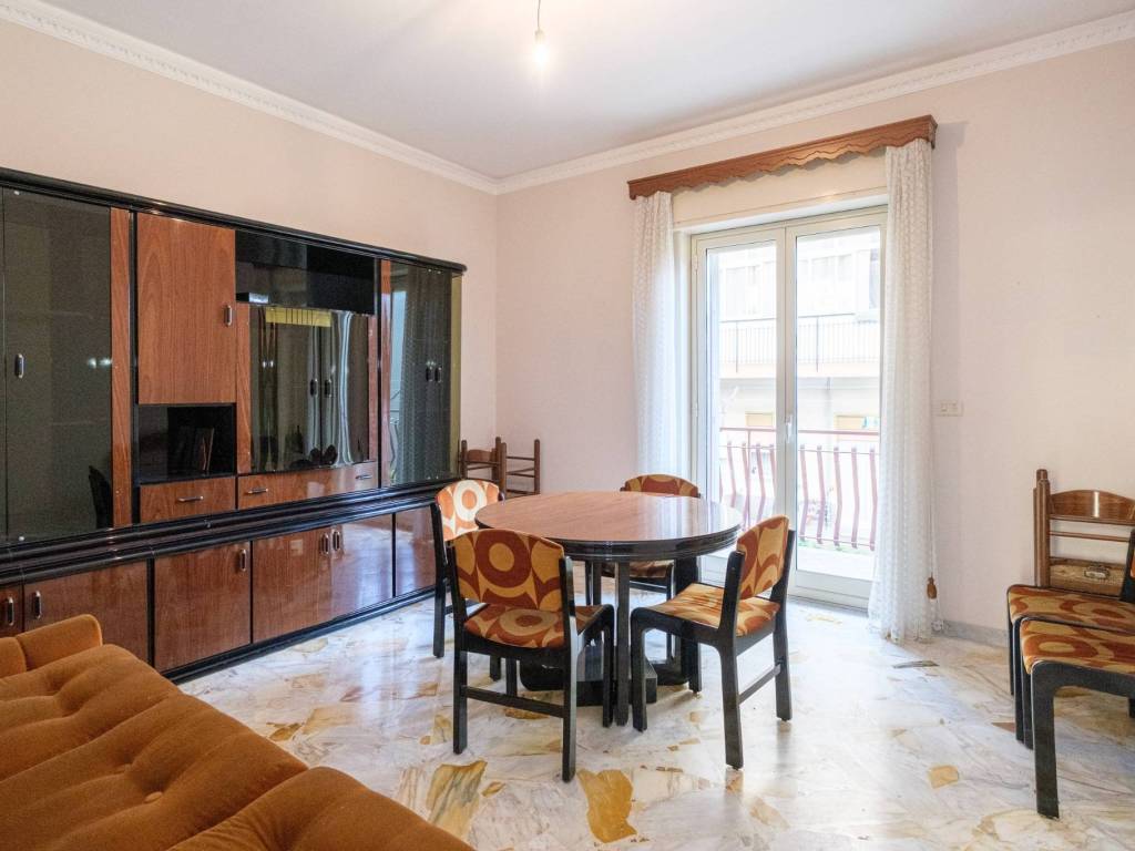 appartamento in vendita ad Aci Catena