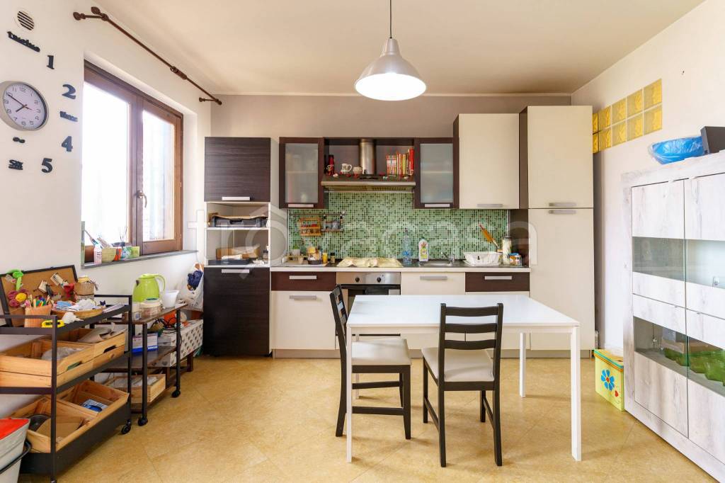 appartamento in vendita ad Aci Catena