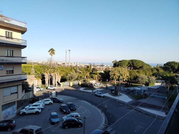 appartamento in vendita ad Aci Catena
