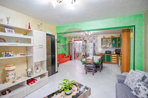 appartamento in vendita ad Aci Catena