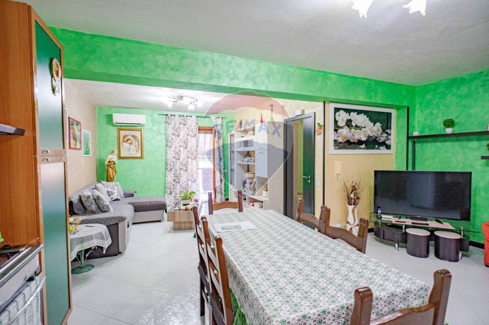 appartamento in vendita ad Aci Catena