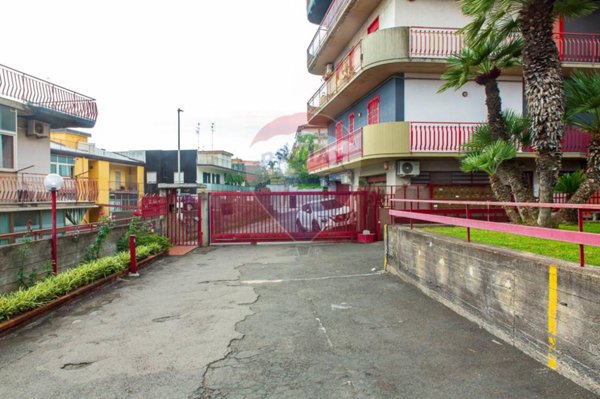 appartamento in vendita ad Aci Catena