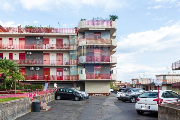 appartamento in vendita ad Aci Catena