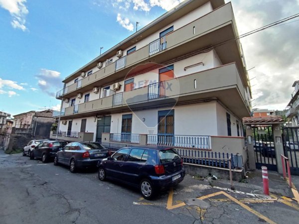 appartamento in vendita ad Aci Catena