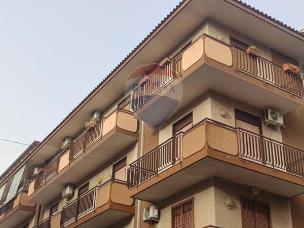 appartamento in vendita ad Aci Catena in zona Aci San Filippo