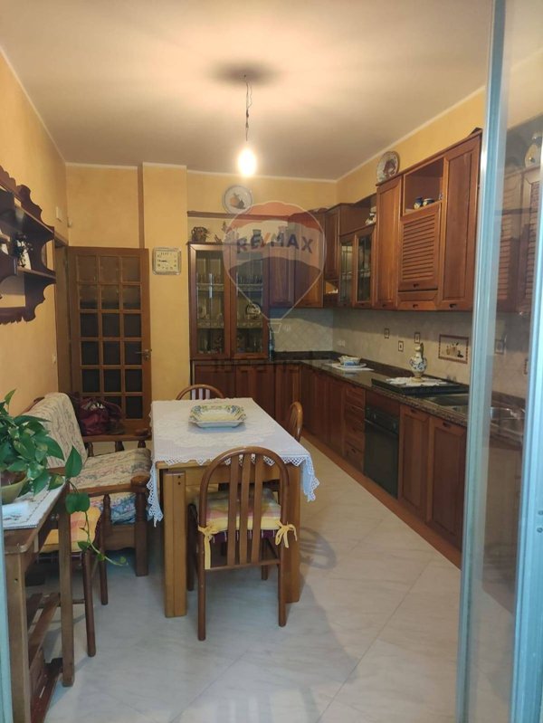 appartamento in vendita ad Aci Catena in zona Aci San Filippo