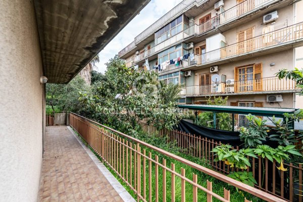 appartamento in vendita ad Aci Catena
