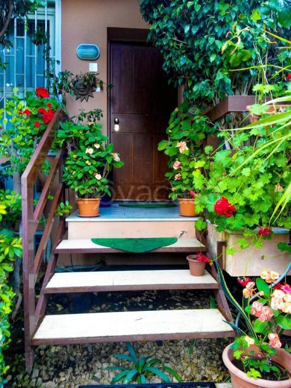 casa indipendente in vendita ad Aci Catena