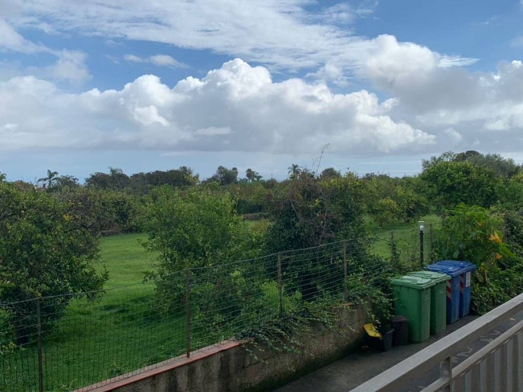 appartamento in vendita ad Aci Catena