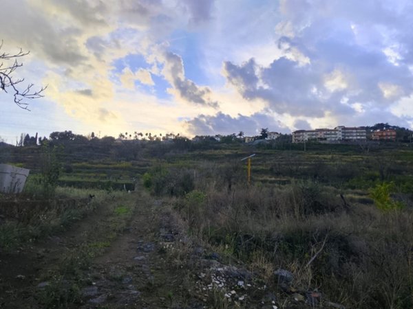 terreno agricolo in vendita ad Aci Catena