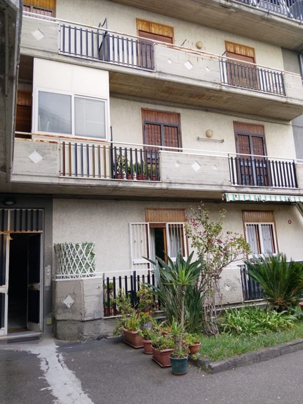 appartamento in vendita ad Aci Catena