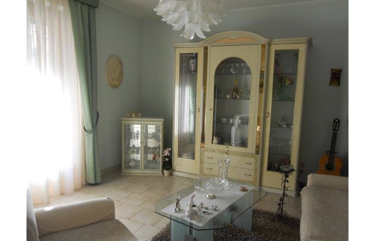 appartamento in vendita ad Aci Catena