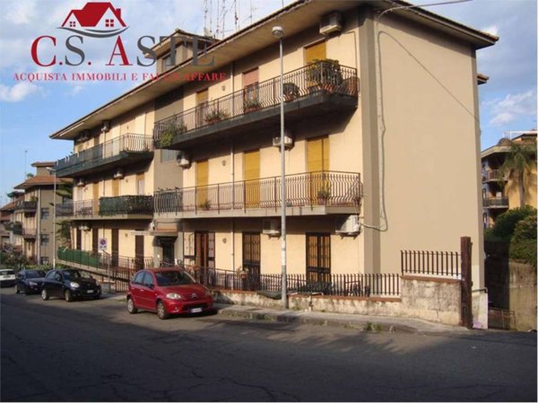 appartamento in vendita ad Aci Catena