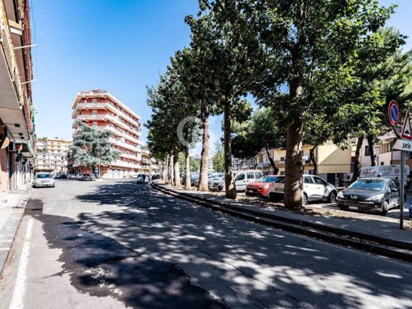 appartamento in vendita ad Aci Catena
