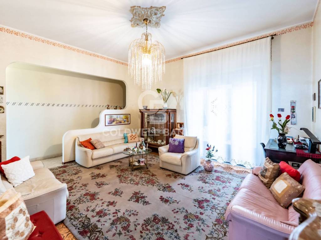 appartamento in vendita ad Aci Catena